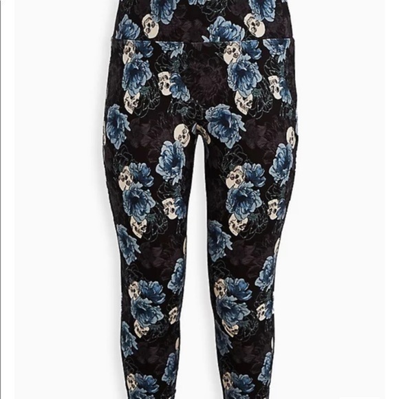 TORRID PIXIE PANT - LUXE PONTE FLORAL SKULL - Picture 3 of 7